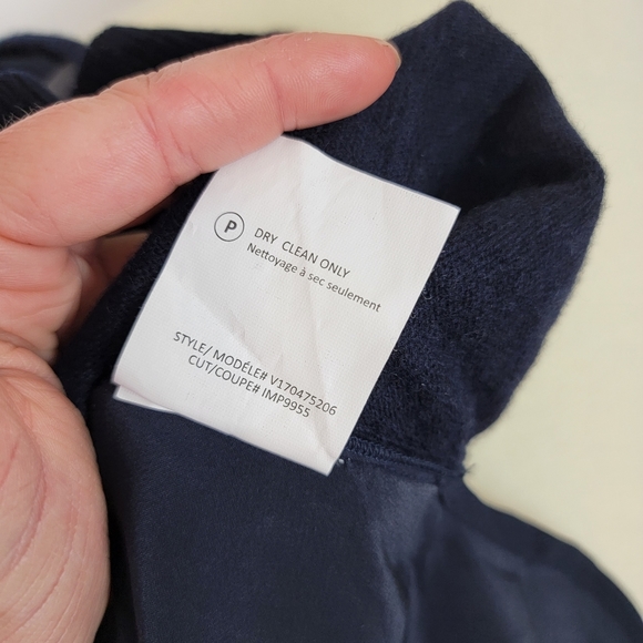 VINCE. Navy Silk Back Wool Cashmere V Neck Sweater - Picture 6 of 7